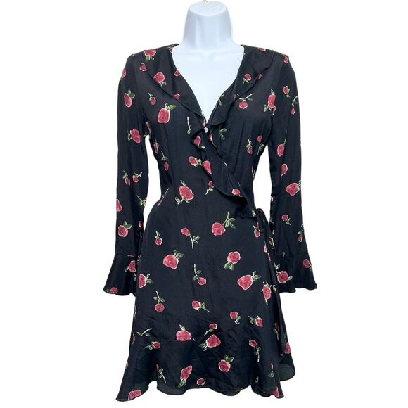 Roe + May Dresses & Skirts - Roe + May Floral Long Sleeve Mini Wrap Dress/S